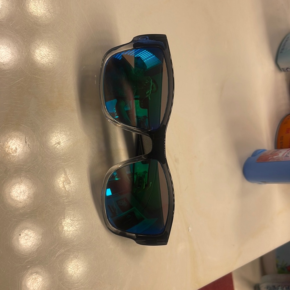Bombers green Lenses floating sunglasses
